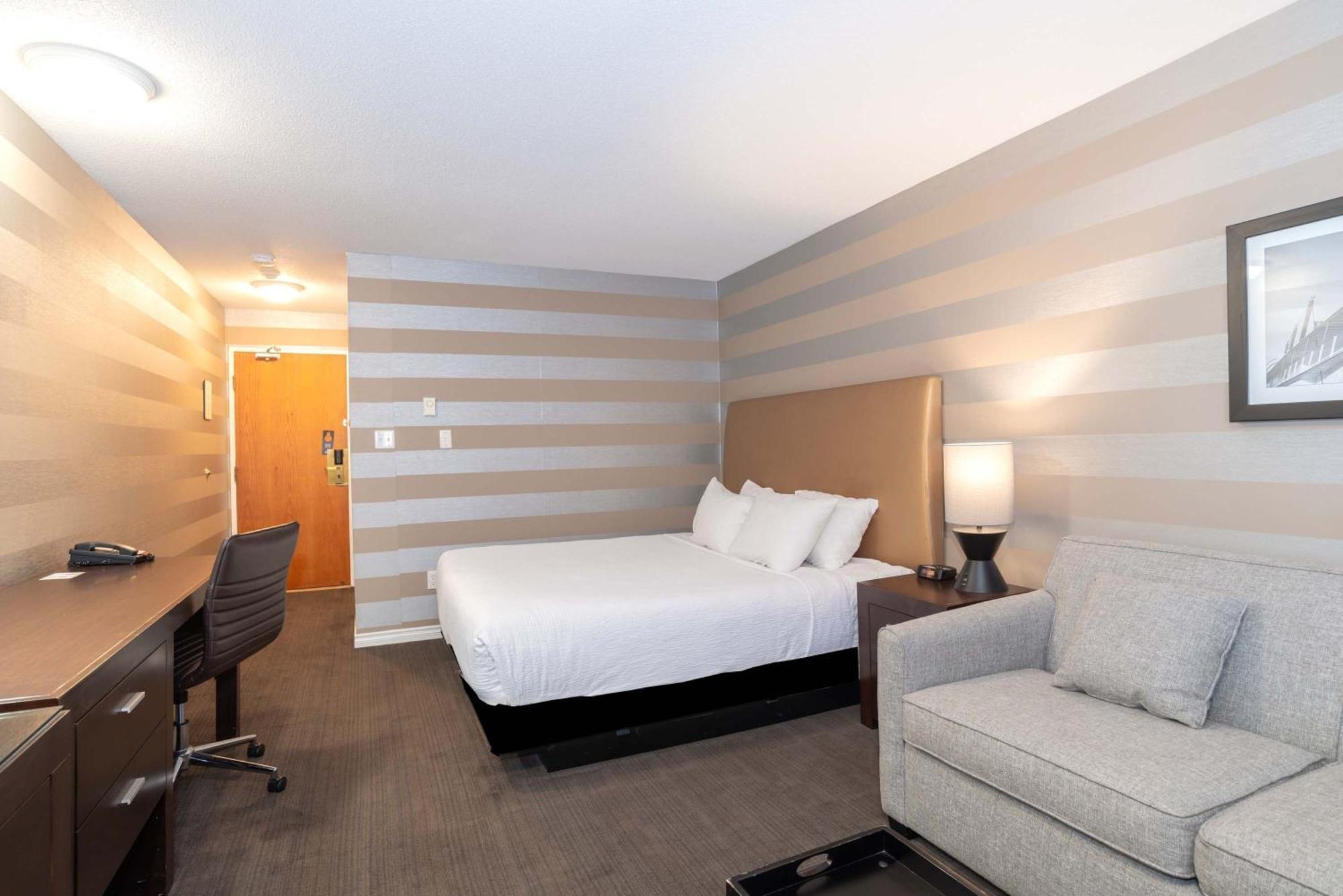 Sandman Hotel Пентиктон Экстерьер фото