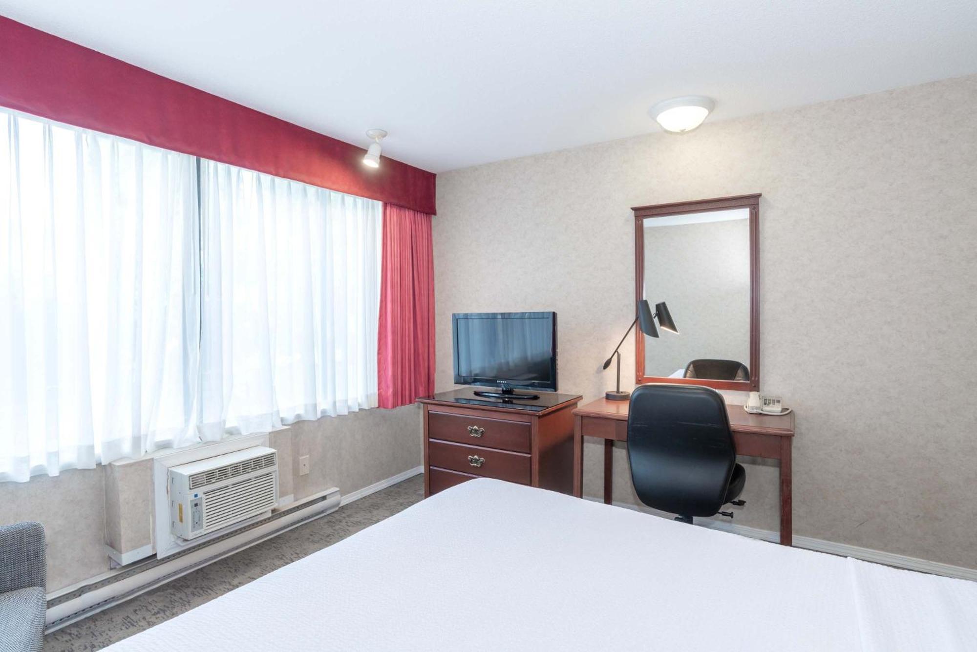 Sandman Hotel Пентиктон Экстерьер фото
